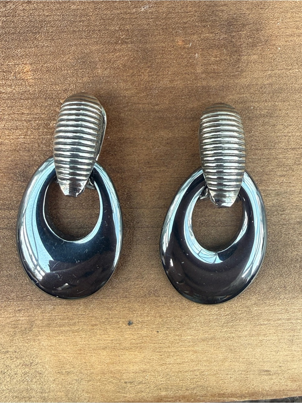 Vintage Door knocker Hematite and  Silver-Tone Oval Drop Clip Earrings - Picture 2 of 6